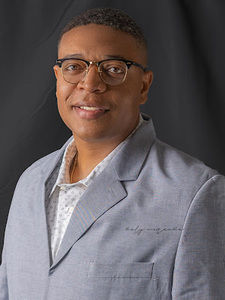 Meet your Posher, Derrick